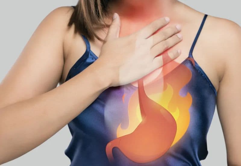 Ợ nóng sau khi ăn: Dấu hiệu của bệnh lý tiêu hóa?
