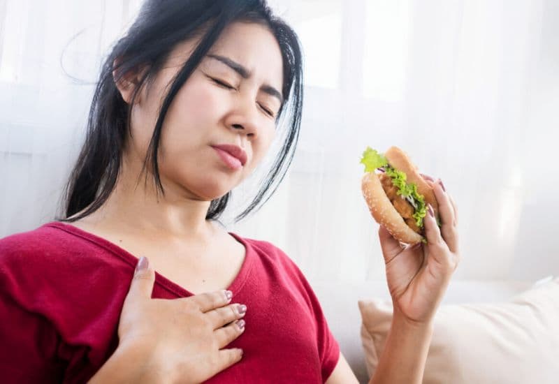 Ợ nóng sau khi ăn là gì?