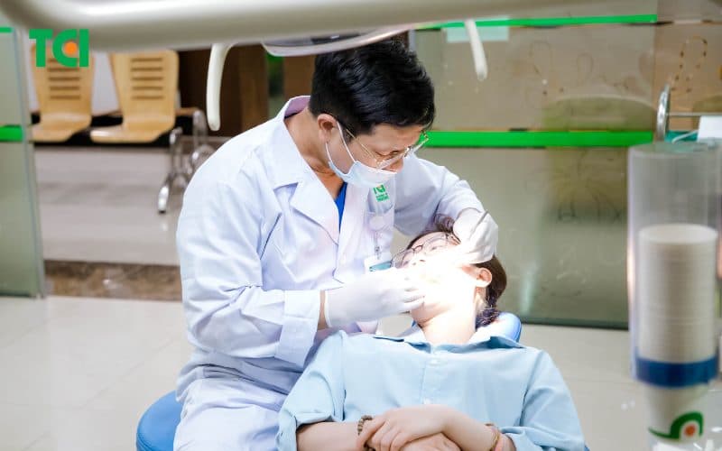 làm sạch cao răng thế nào