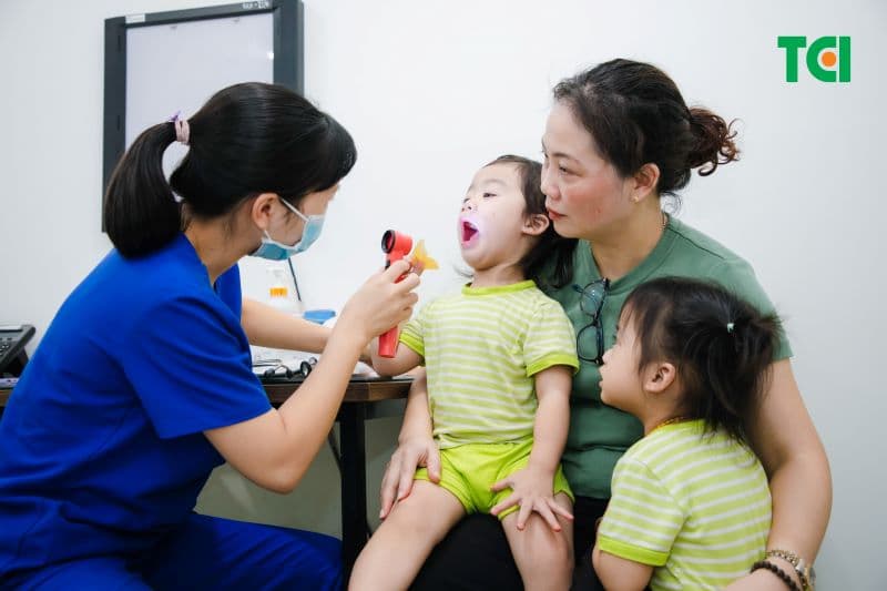 tay chân miệng ở trẻ nhỏ