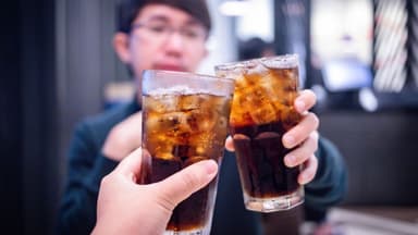 Ăn xong hay bị ợ chua: Nguyên nhân và giải pháp