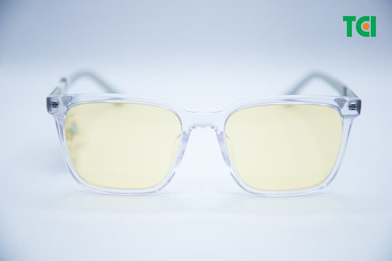 Cắt kính loạn thị và đeo đúng cách mang lại nhiều lợi ích