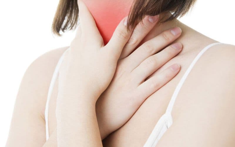 đau họng là triệu chứng điển hình của viêm thực quản