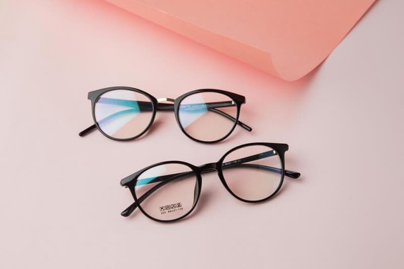 Kính thuốc có nhiều công dụng bảo vệ sức khỏe đôi mắt