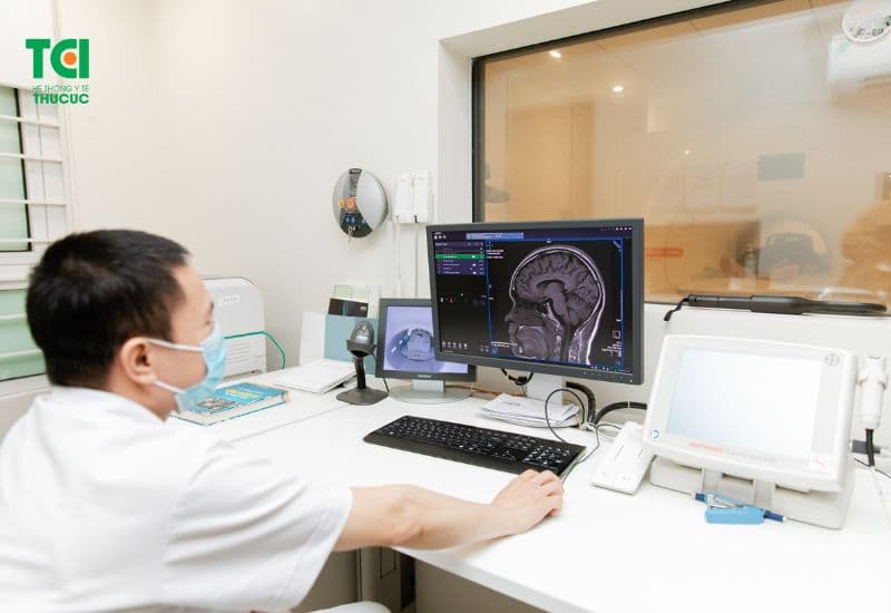 chẩn đoán dị dạng động tĩnh mạch não bằng chụp cộng hưởng từ MRI 