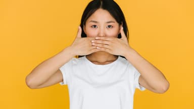 Biểu hiện và nguyên nhân gây ợ hơi thường xuyên