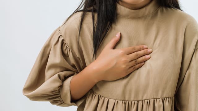 Nuốt bị vướng – Dấu hiệu của bệnh gì và cách phát hiện sớm