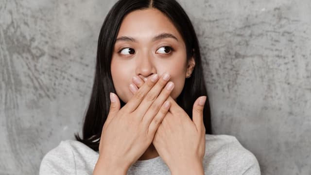 Ợ hơi có mùi hôi cảnh báo bệnh tiêu hóa nguy hiểm