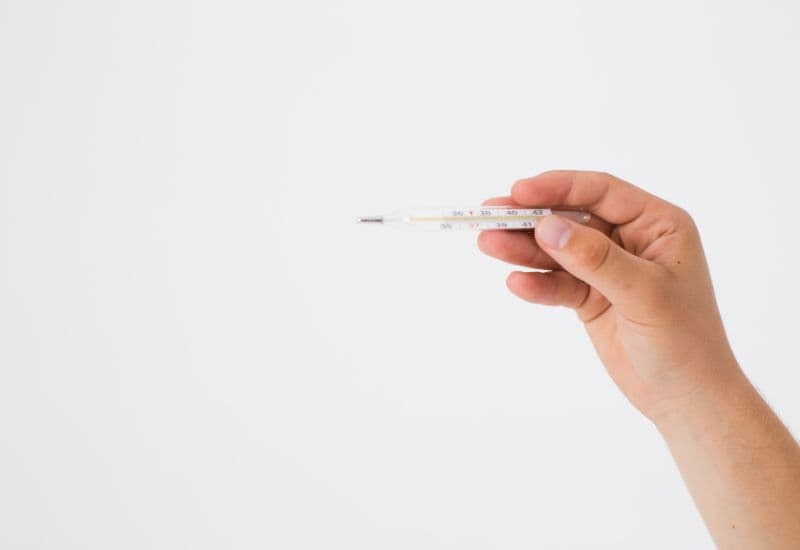 Trong hầu hết các trường hợp, ớn lạnh sau khi tiêm vaccine là một phản ứng nhẹ và không đáng lo ngại.