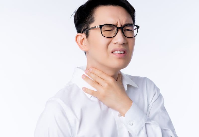 Phân biệt giữa đau họng do trào ngược dạ dày và viêm họng thông thường