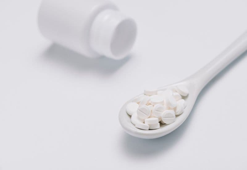 Giải đáp chi tiết thắc mắc: Sau khi tiêm vắc-xin nên uống thuốc gì?