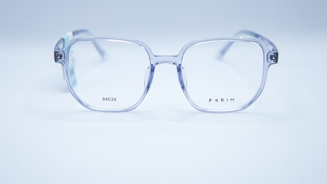 Từ A đến Z về tròng kính cận chống hơi nước, đi mưa tốt