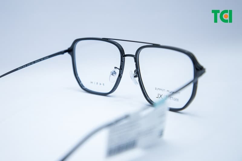 Kính cận loại có nhiều ưu điểm vượt trội