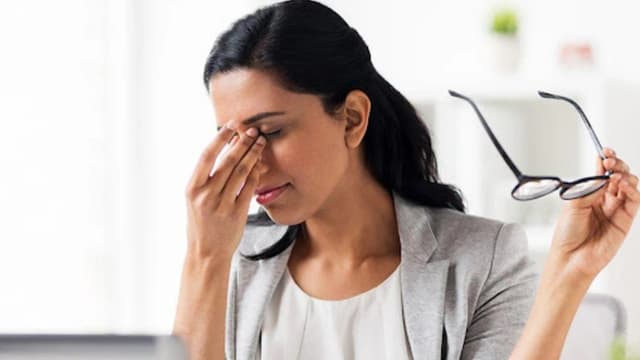 Tìm hiểu về tròng kính viễn thị và các thương hiệu nổi tiếng