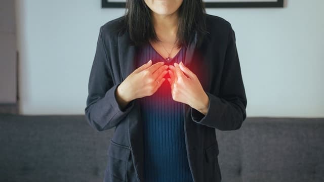 Bệnh trào ngược dạ dày gây khó thở: Làm sao để khắc phục?