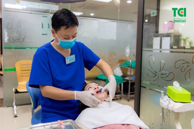 Bác sĩ tại các cơ sở nha khoa uy tín sẽ có tay nghề, chuyên môn đáng tin cậy.