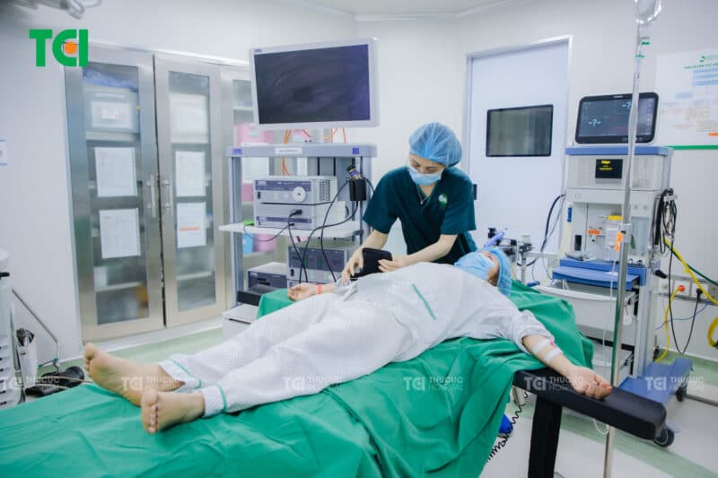 Quá trình điều trị với tán sỏi nội soi ngược dòng