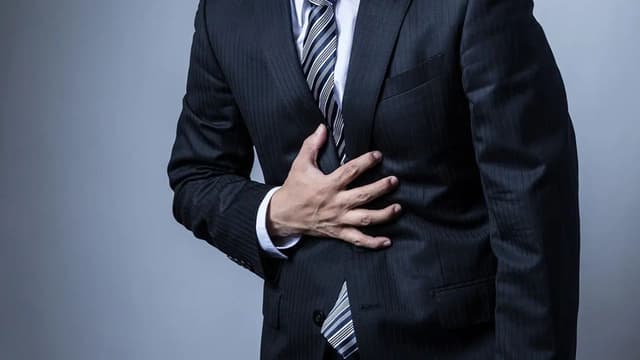 Đau thượng vị ợ hơi: Tín hiệu cảnh báo từ hệ tiêu hóa