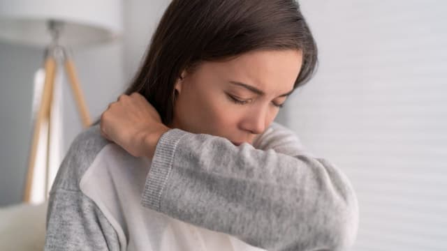 Khó thở khi bị trào ngược: dấu hiệu cảnh báo cần lưu ý