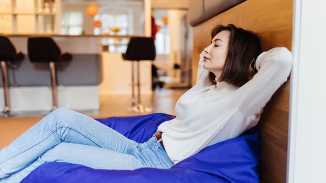 Tại sao ngủ ngồi bị ợ hơi và cách chẩn đoán, điều trị