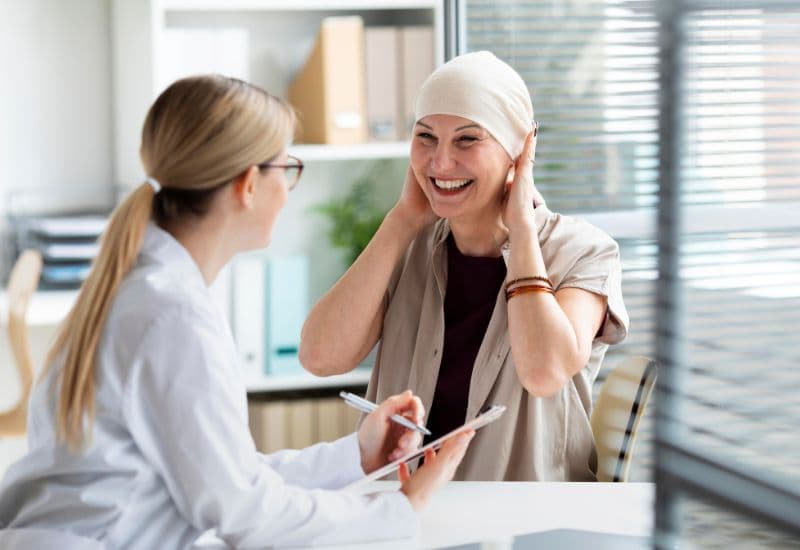 Giải đáp chi tiết thắc mắc: Những bệnh nào không được tiêm vắc-xin?