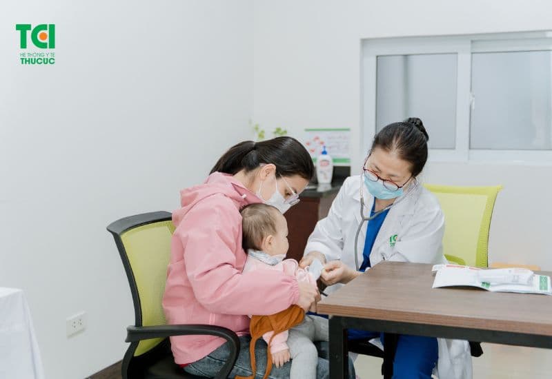 Bạn hãy liên hệ ngay với nhân viên y tế để được hướng dẫn cụ thể khi bỏ lỡ một mũi tiêm.