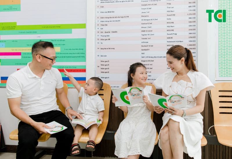 Theo dõi sau tiêm đóng vai trò then chốt trong việc đảm bảo an toàn cho người tiêm chủng. 