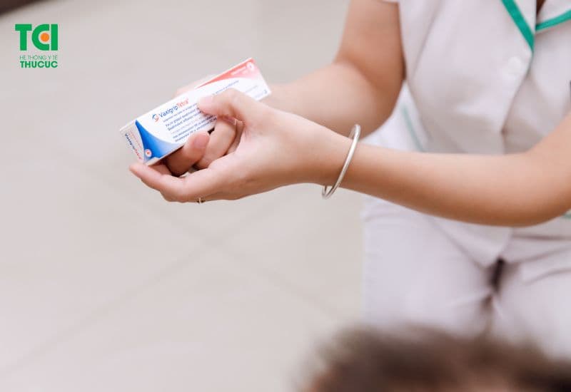 Vắc-xin bất hoạt chứa vi sinh vật gây bệnh đã bị tiêu diệt bằng nhiệt hoặc hóa chất.