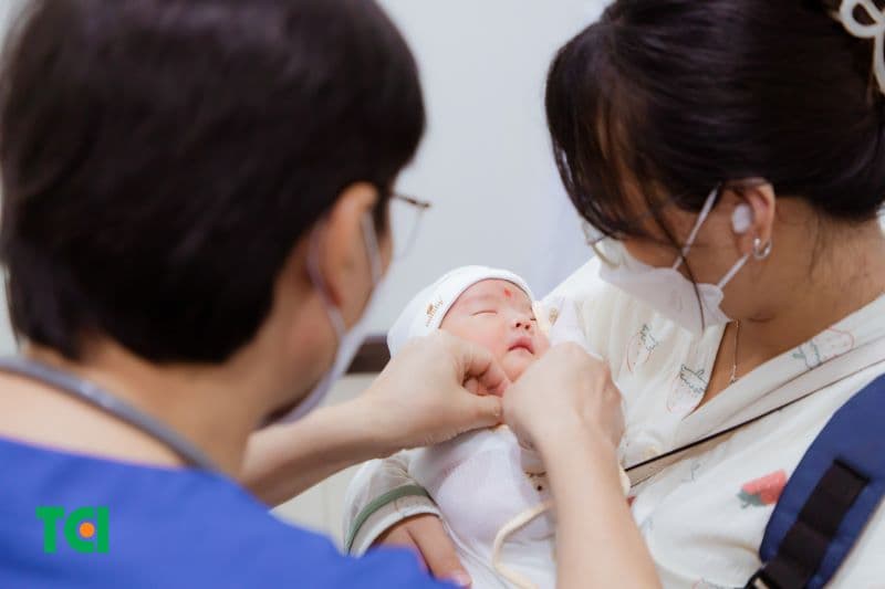 trẻ sơ sinh được tiêm vacxin gì