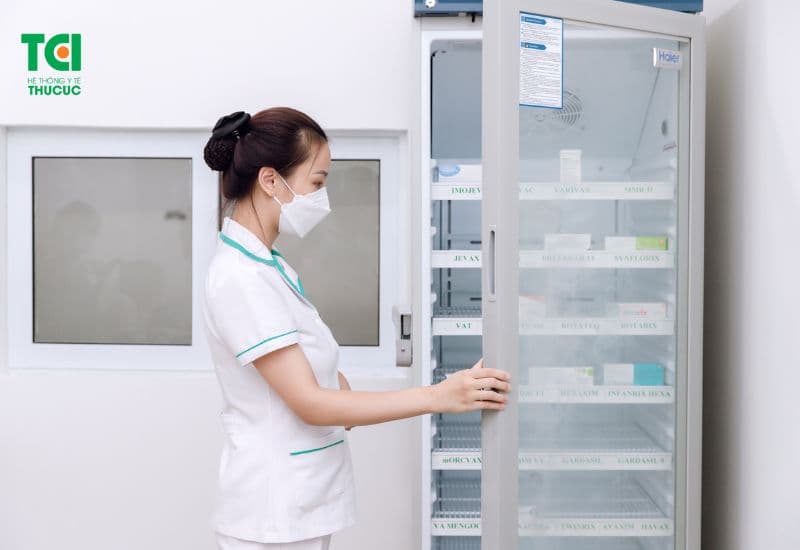 Việc đảm bảo chuỗi lạnh trong quá trình bảo quản và vận chuyển vaccine VAT là một thách thức kỹ thuật quan trọng.