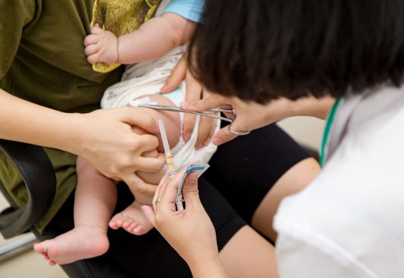 Vắc-xin Tetraxim được khuyến cáo sử dụng cho tất cả trẻ em từ 2 tháng tuổi trở lên.