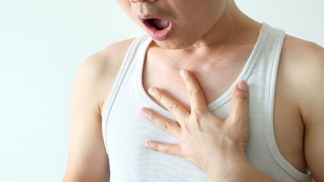 Vướng nghẹn cổ khó nuốt: Nguyên nhân, chẩn đoán và điều trị