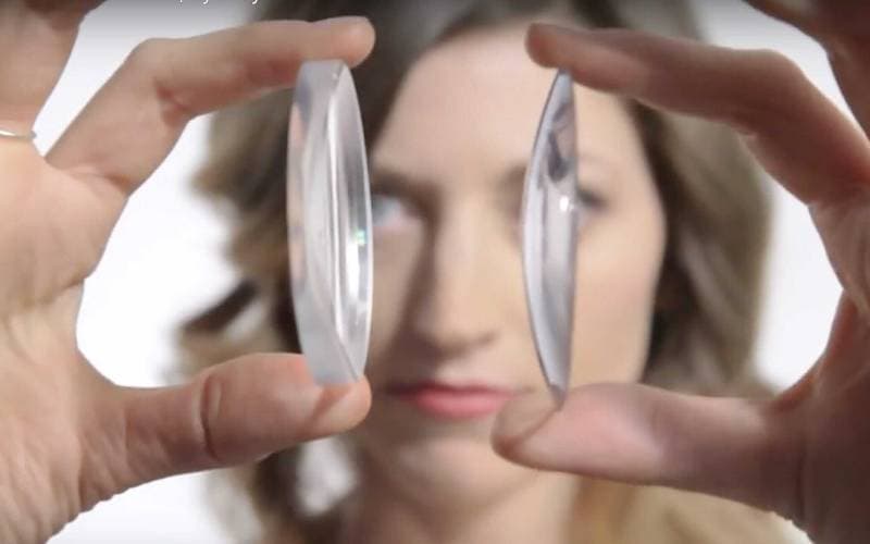 Cắt mắt kính cận mỏng bao nhiêu tiền