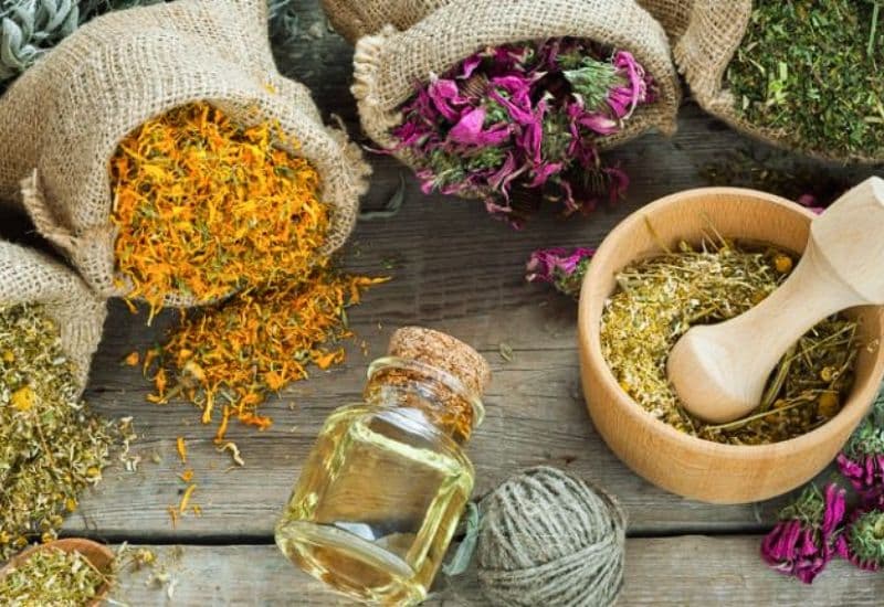 Những mẹo chữa ợ chua phổ biến cần thận trọng