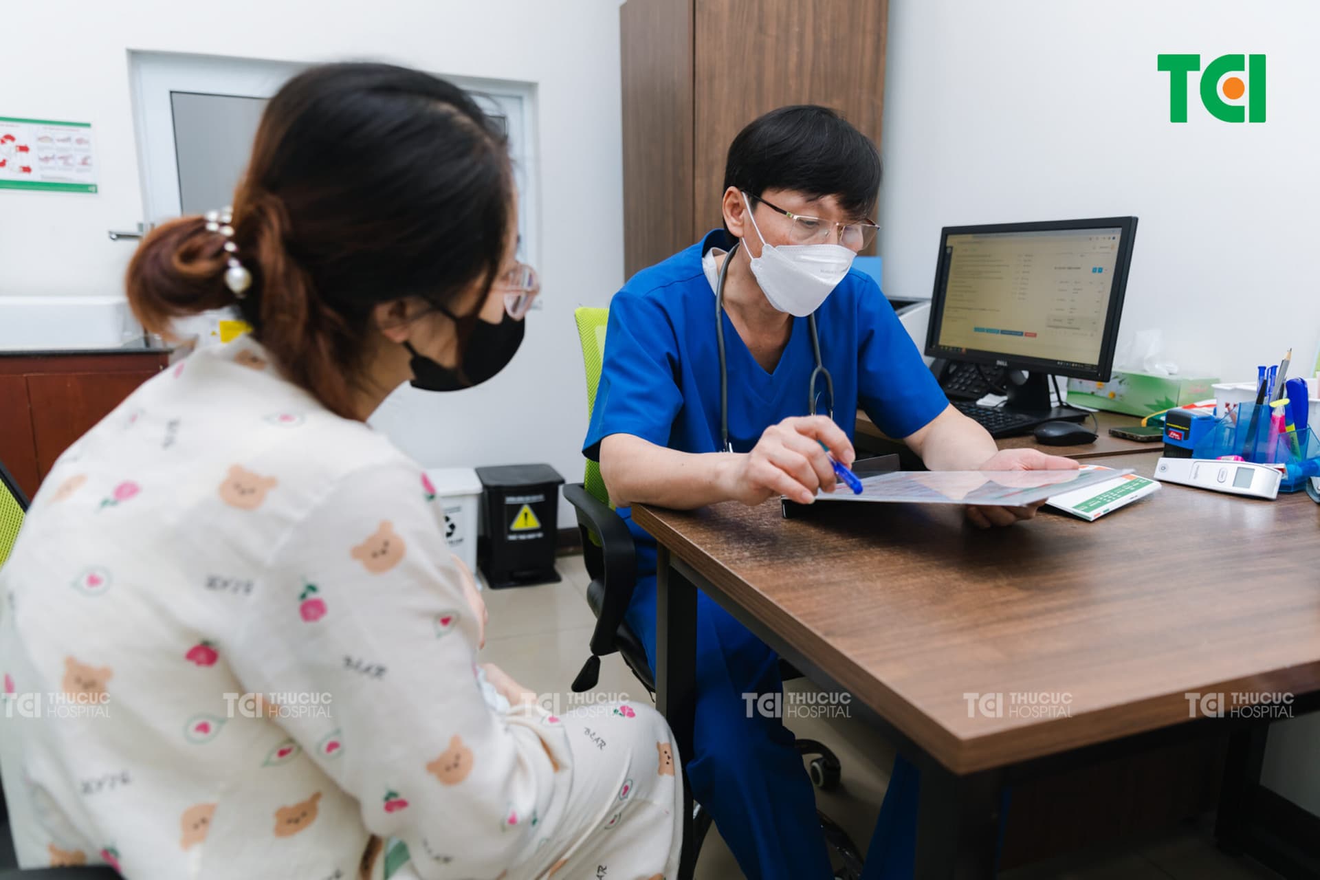 Chú ý theo dõi cẩn thận sau tiêm ít nhất 30 phút để đảm bảo không có triệu chứng gì bất thường