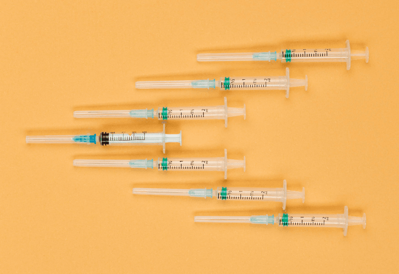 Dị ứng sau khi tiêm vắc-xin là phản ứng bất thường của hệ miễn dịch đối với một hoặc nhiều thành phần trong vắc-xin.