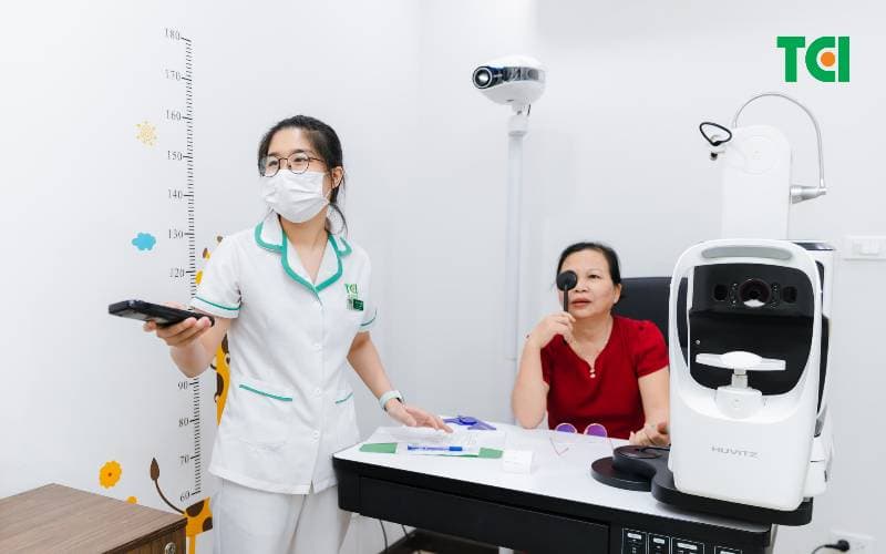 Đo mắt kính lão ra sao