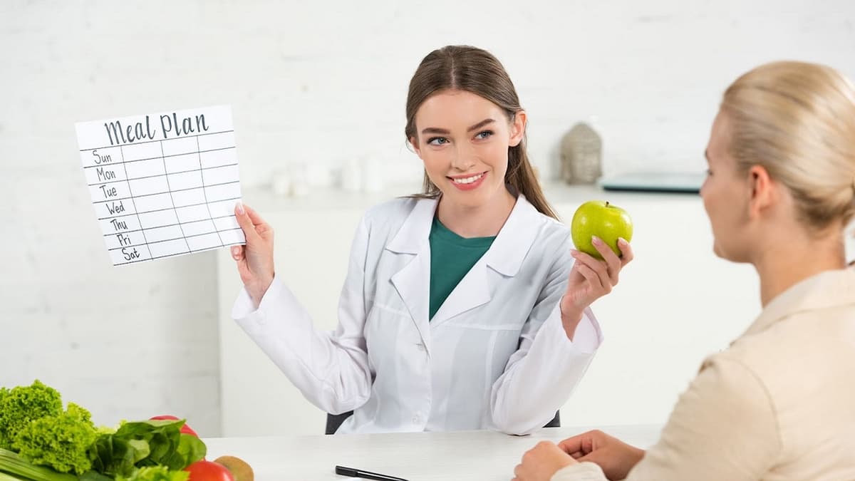 Khám dinh dưỡng người lớn: Ai nên khám và tầm quan trọng