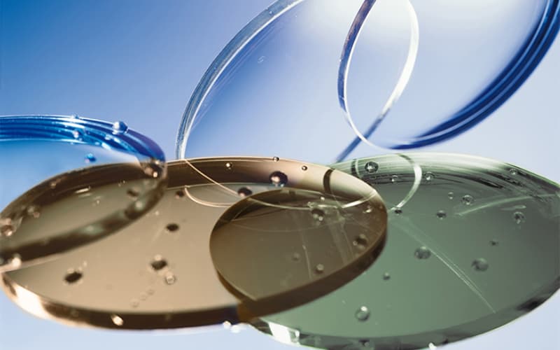 Làm tròng kính cận đổi màu như thế nào