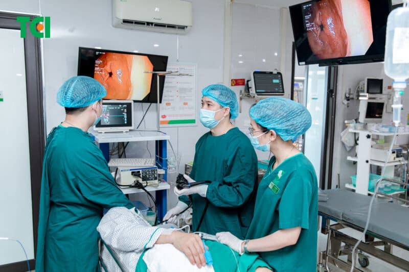 Nghẹn ở thực quản chẩn đoán bằng nội soi hay đo áp lực thực quản