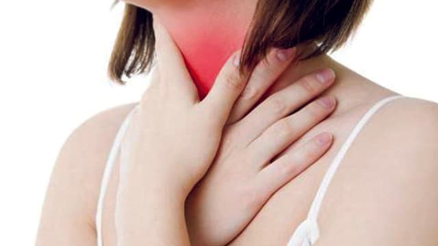 Lý giải hiện tượng nóng cổ họng ợ chua: Nguyên nhân và giải pháp