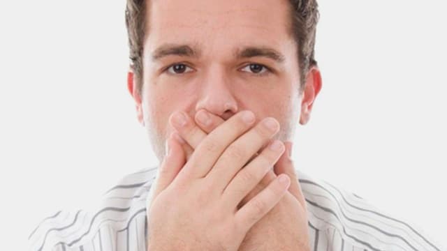 Ợ hơi vào sáng sớm “hé lộ” vấn đề sức khỏe