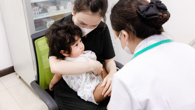 Sự an toàn và cần thiết khi tiêm cùng lúc nhiều loại vacxin cho trẻ