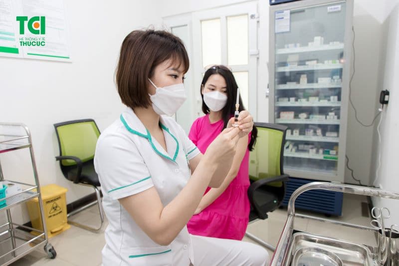 Sau khi tiêm chủng, cơ thể có thể mệt mỏi và yếu hơn so với bình thường, do đó cần có chế độ nghỉ ngơi hợp lý.