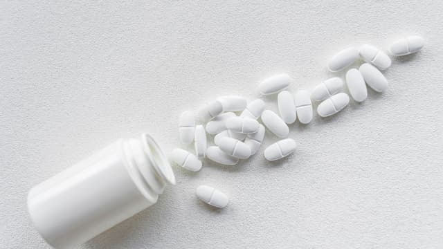 Tiêm vắc-xin nên uống thuốc hạ sốt nào: Giải đáp thắc mắc