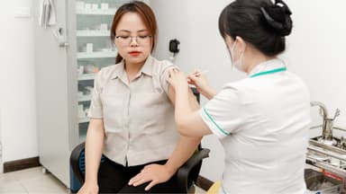 Dành cho ai băn khoăn tiêm vacxin không bị sốt có tốt không