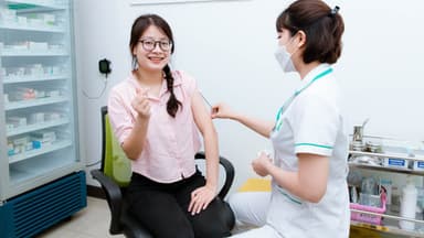 Sự liên quan giữa tiêm vacxin về không bị sốt và hiệu quả vacxin