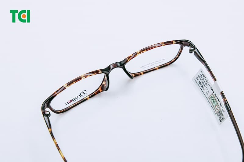 Tròng kính 5 độ dày bao nhiêu?