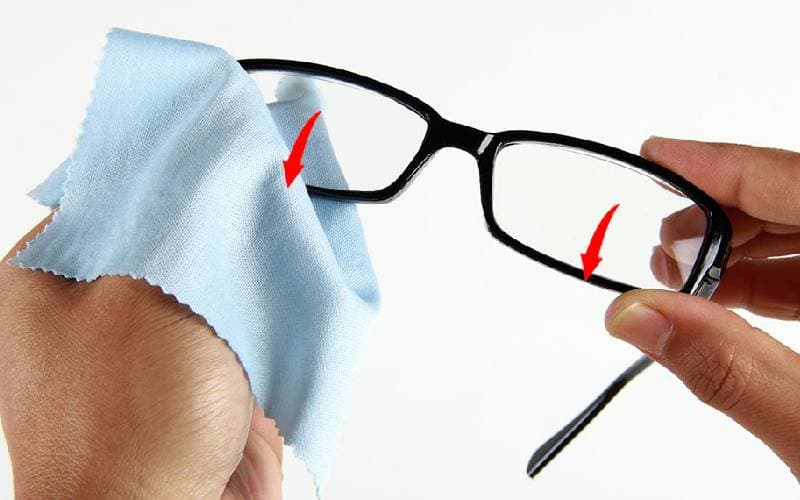 Tròng kính cận chống trầy xước