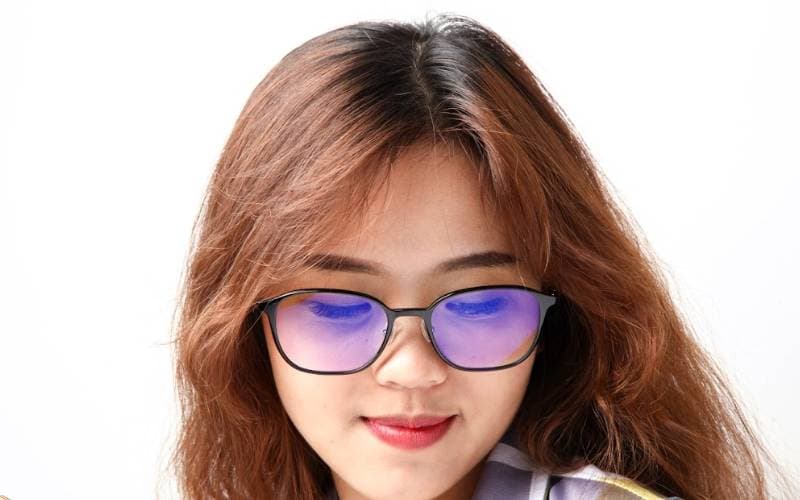 Tròng kính cận chống UV hình ảnh thực